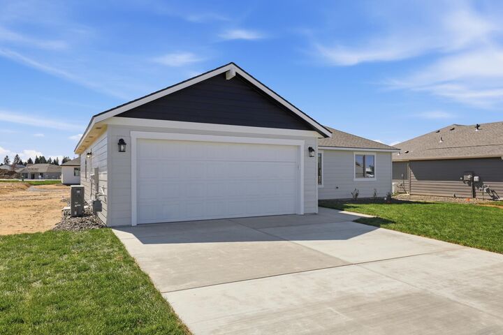 Property Photo:  23 W 13th St  WA 99006 