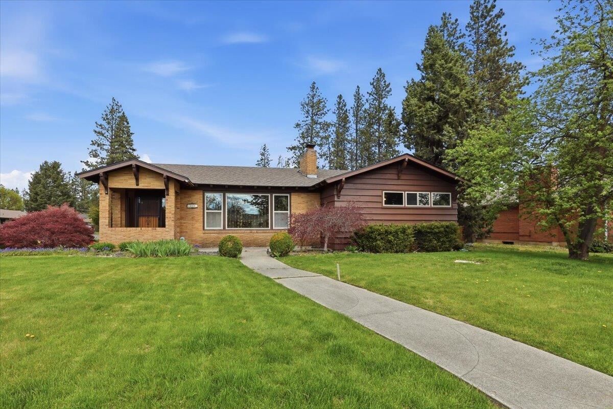 Property Photo: 1205 E 55th Ave WA 99223