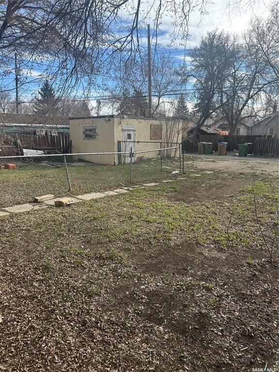 Property Photo: 1133 Elphinstone Street SK S4T 3M2
