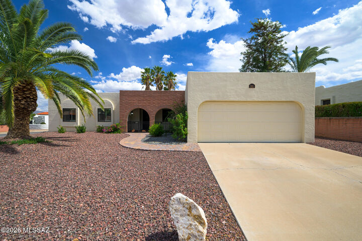 Property Photo:  221 W Calle Canon De Faber  AZ 85614 