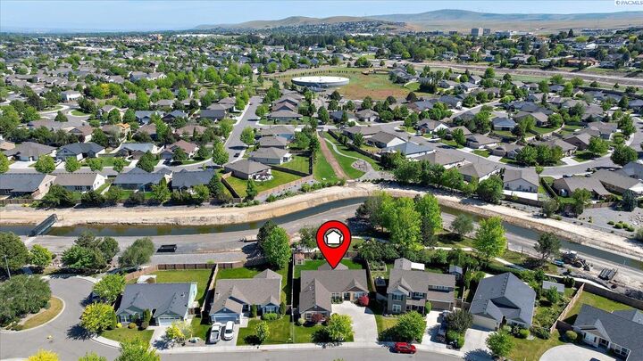Property Photo:  5817 W 17th  WA 99338 