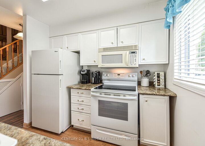 Property Photo: 71 Laguna Parkway 18 ON L0K 1B0