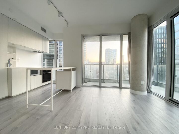 Property Photo:  77 Shuter Street 2313  ON M5B 0B8 