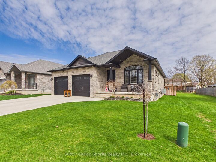 Property Photo:  345 Ray Street  ON N0H 2C1 