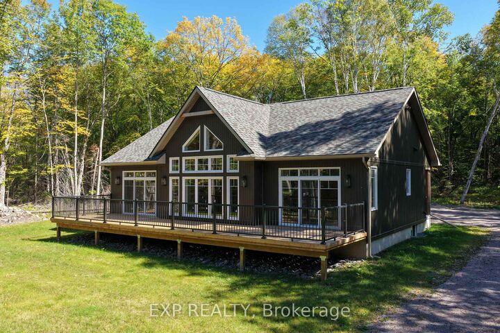 Property Photo: 747 Lakewoods Drive ON K0J 1B0