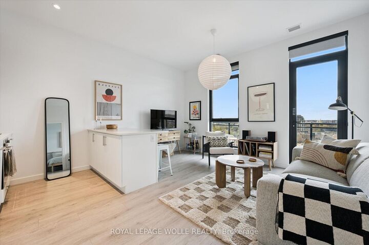 Property Photo: 181 King Street S 1511 ON N2G 1A7