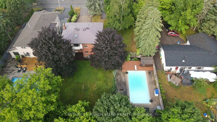Property Photo: 1873 Woodview Avenue ON L1V 1L5