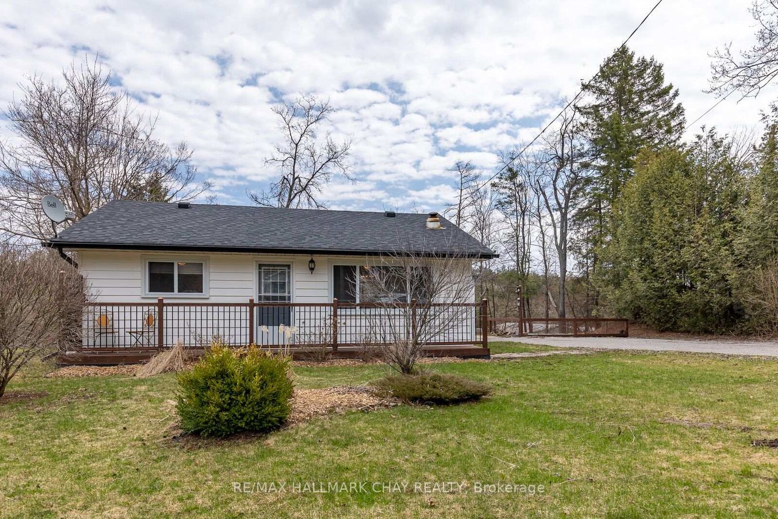 Property Photo: 6 Dickson Street ON K0M 2A0
