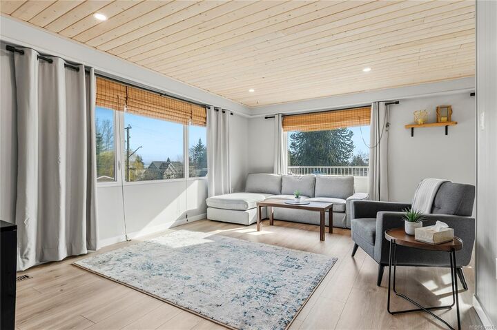 Property Photo: 325 Twillingate Rd BC V9W 1V3