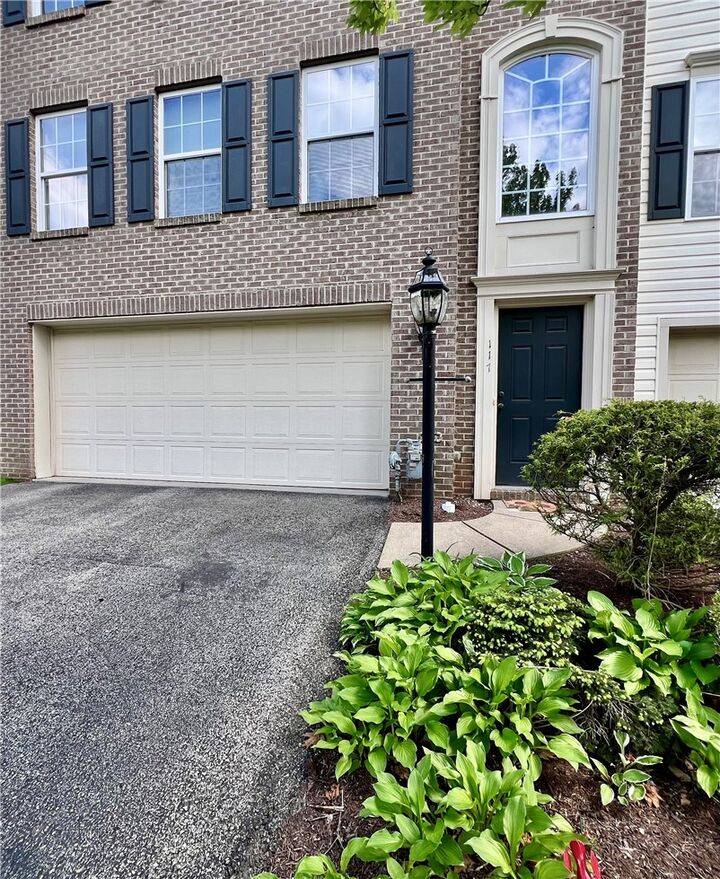 Property Photo: 117 Horizon Dr PA 15146