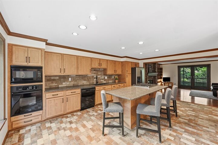 Property Photo:  104 Saybrook Harbor  PA 15015 