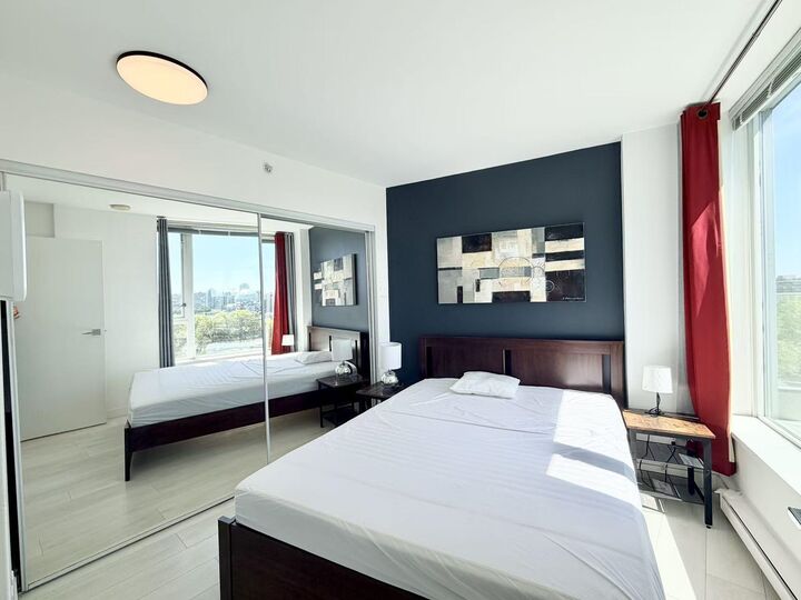 Property Photo:  550 Taylor Street 10xx  BC V6B 1R1 