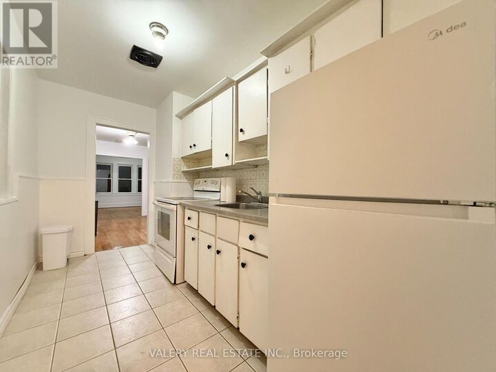 Property Photo:  1093 Howard Avenue 4  ON N9A 1S6 