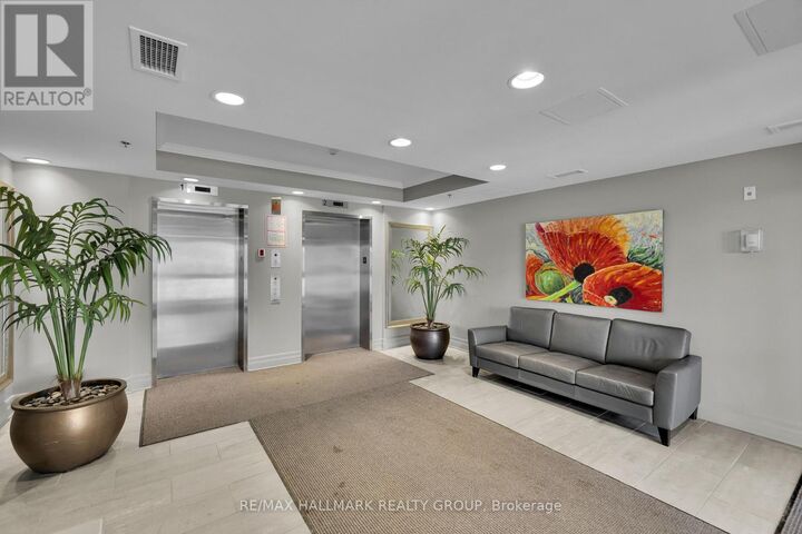 Property Photo:  260 Besserer Street 203  ON K1N 1J3 
