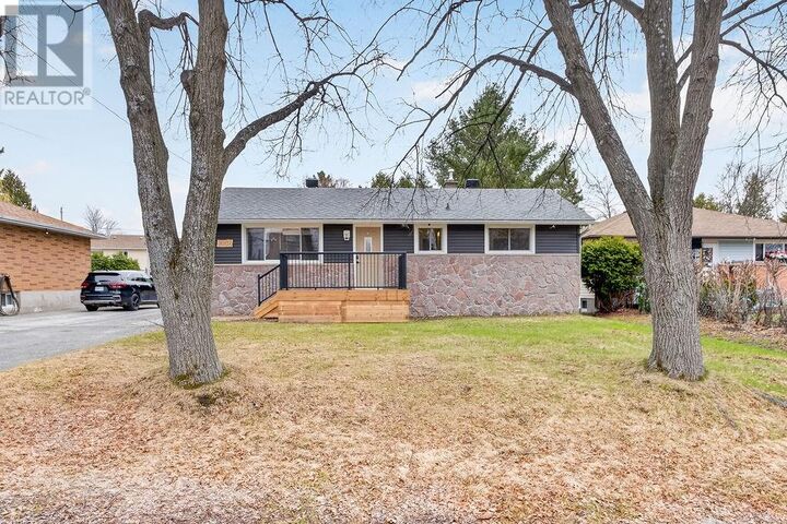 Property Photo:  1005 Beatrice Crescent N  ON P3A 2E8 