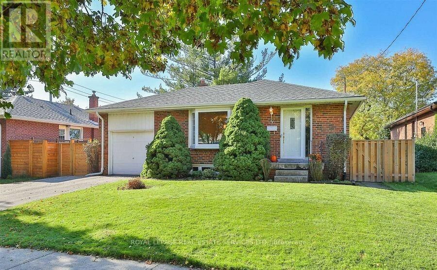 Property Photo:  4 Beaver Bend Crescent Bsmt  ON M9B 5P8 