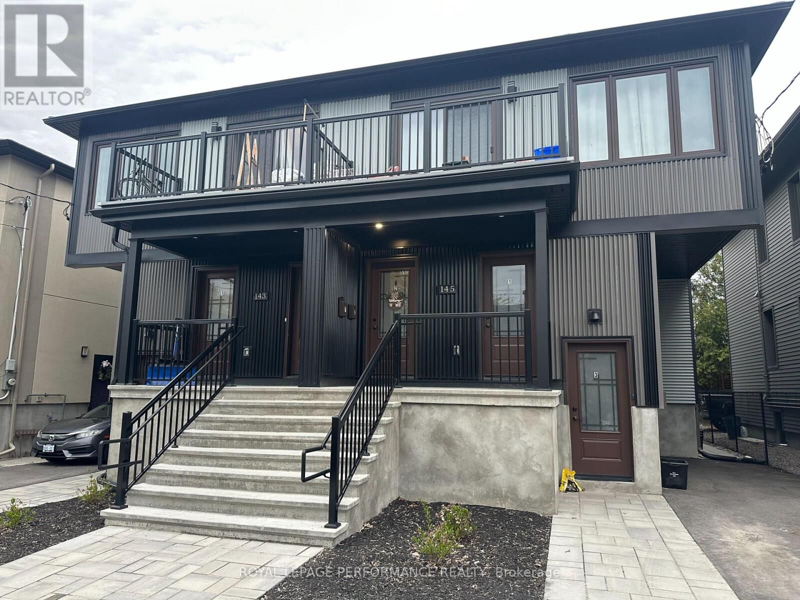 Property Photo:  143 Prince Albert Street North Unit 2  ON K1K 1Z9 