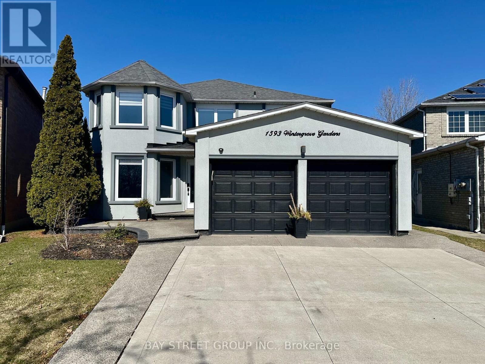 Property Photo:  1593 Wintergrove Gardens  ON L5M 3Z9 