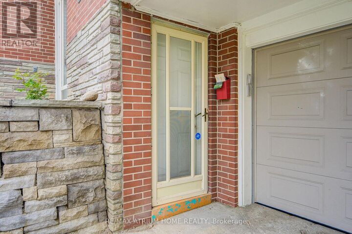 Property Photo:  145 Fenn Avenue  ON M2P 1X8 