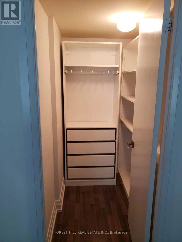 Property Photo:  555 Wilson Avenue E705  ON M3H 0C5 