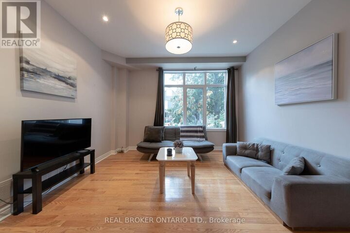 Property Photo:  179 Hanson Street Main  ON M4C 1A7 