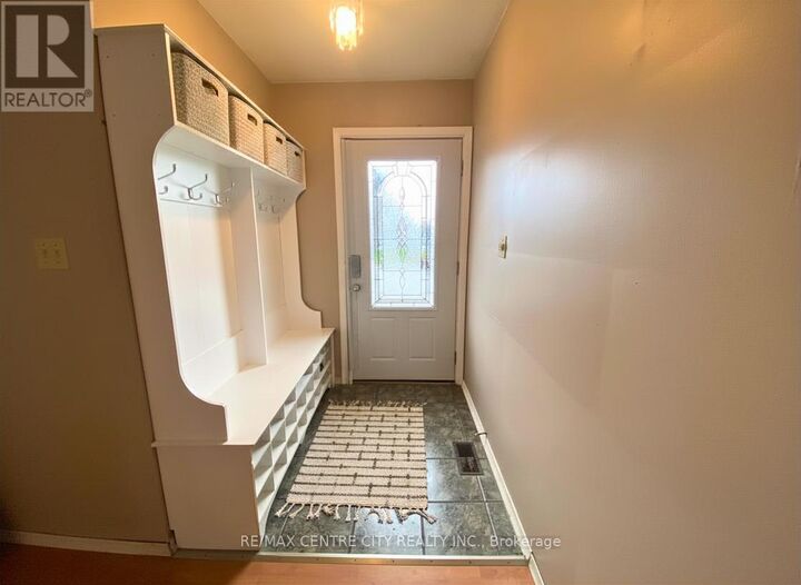 Property Photo:  186 Centre Street  ON N5R 3A4 