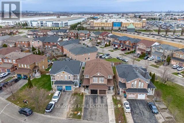 Property Photo:  803 Khan Crescent  ON L5V 2R2 