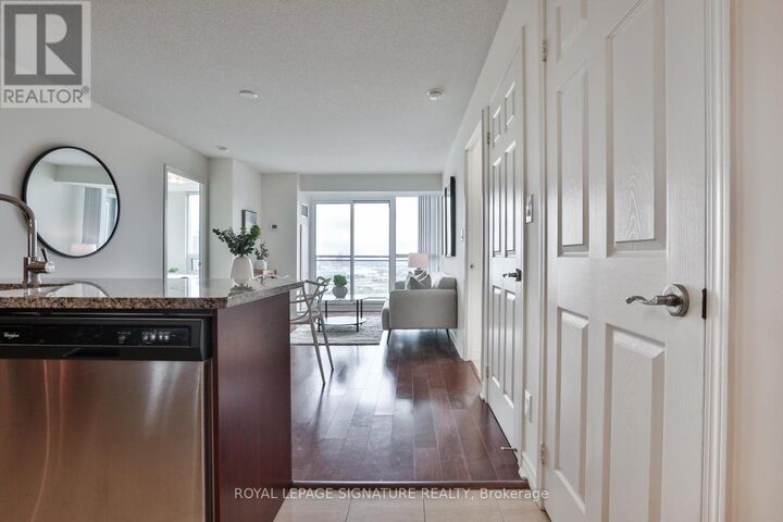 Property Photo:  88 Grangeway Avenue 2207  ON M1H 0A2 