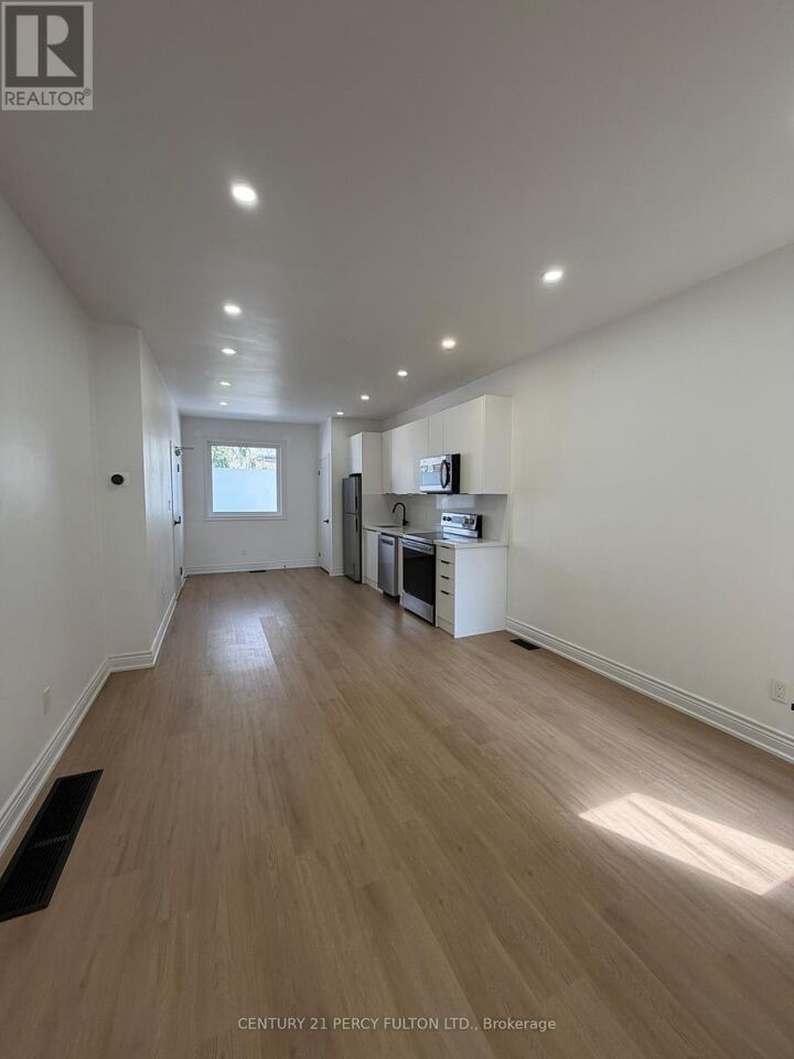 Property Photo:  382 Lansdowne Avenue Main  ON M6H 3Y3 