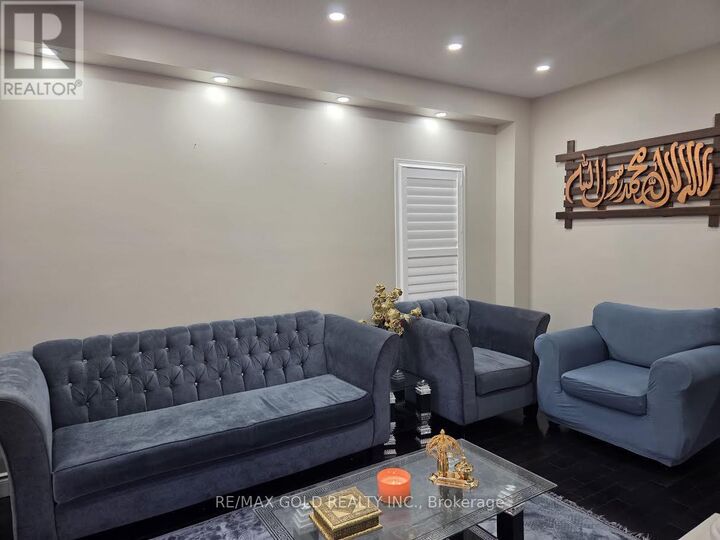 Property Photo:  69 Personna Circle  ON L6X 0S9 