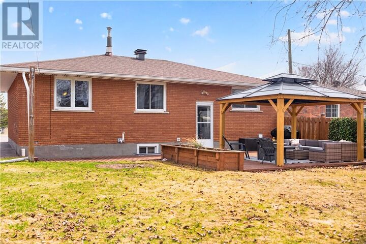 Property Photo:  1561 Agincourt Avenue  ON P3A 3J8 