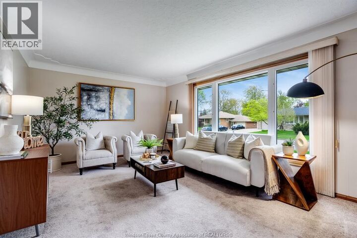 Property Photo:  37 Pearl Avenue  ON N8H 1J5 