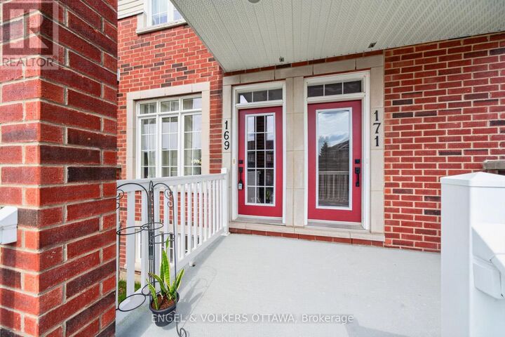 Property Photo:  169 Eye Bright Crescent  ON K1V 2K5 