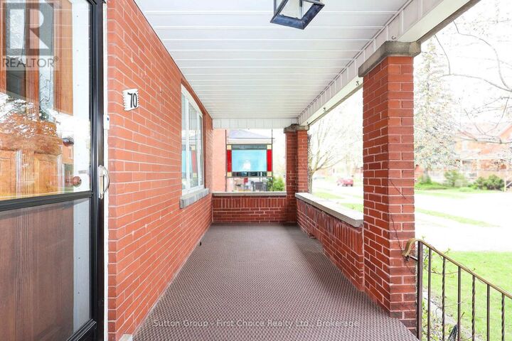 Property Photo:  70 Mc Nab Street  ON N5A 1Z2 