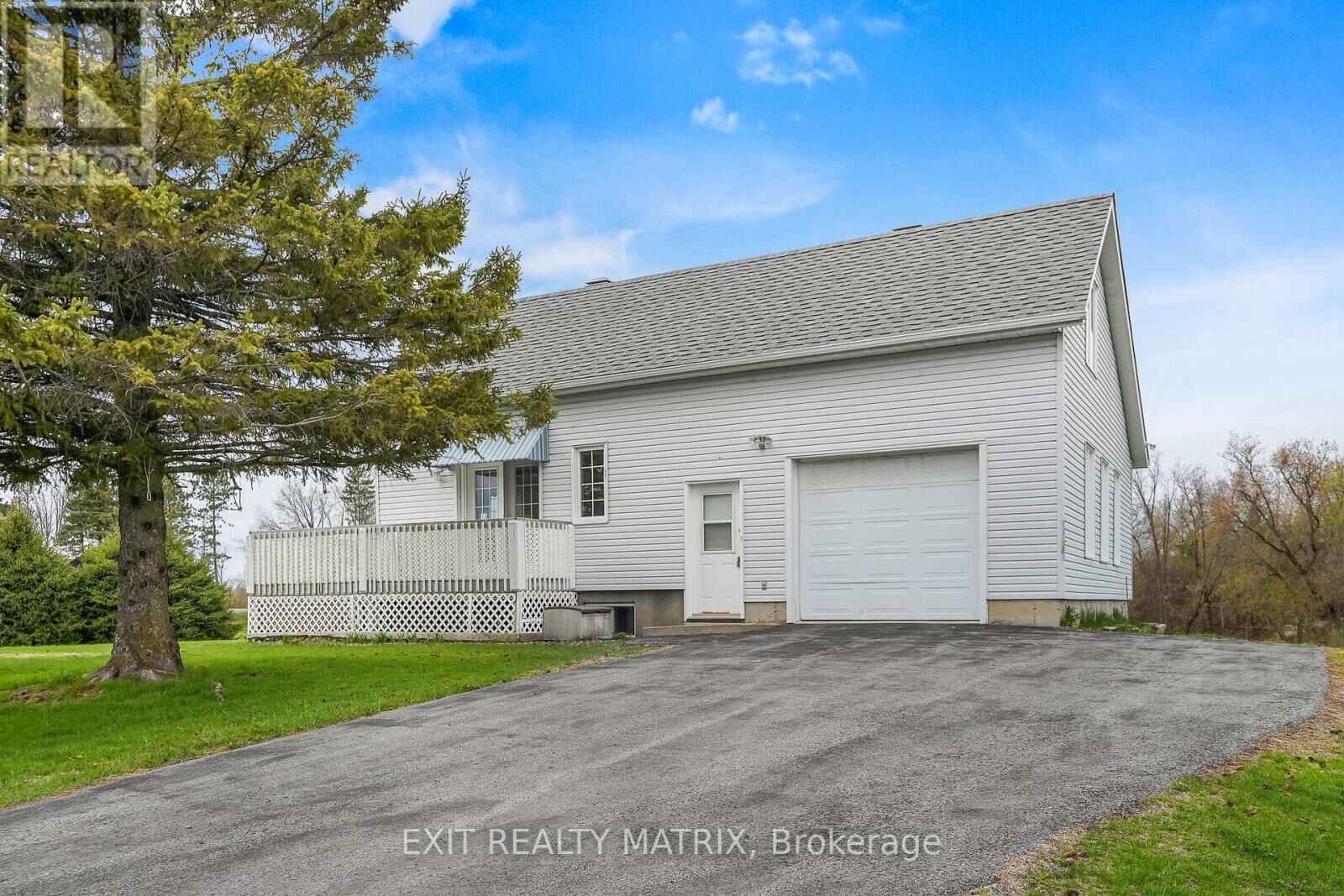 Property Photo:  17 Dubois Street  ON K0B 1K0 