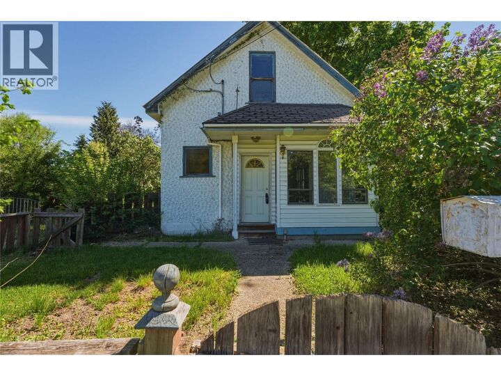 Property Photo:  2850 Jarvis Street  BC V4Y 0G1 