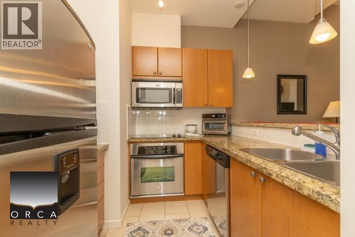 Property Photo:  11 East Royal Avenue 102  BC V3L 0G9 