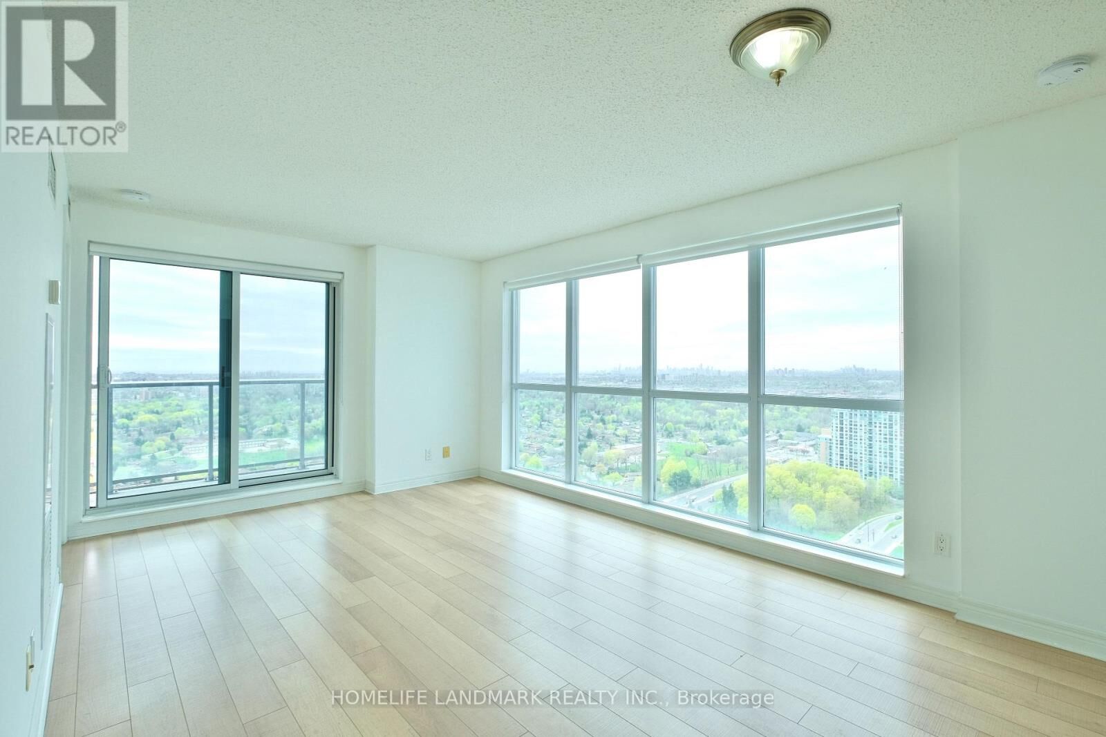 Property Photo:  50 Town Centre Court 3502  ON M1P 0A9 