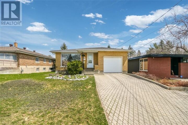 Photo de la propriété:  208 Tanguay Avenue  ON P3C 5G4 
