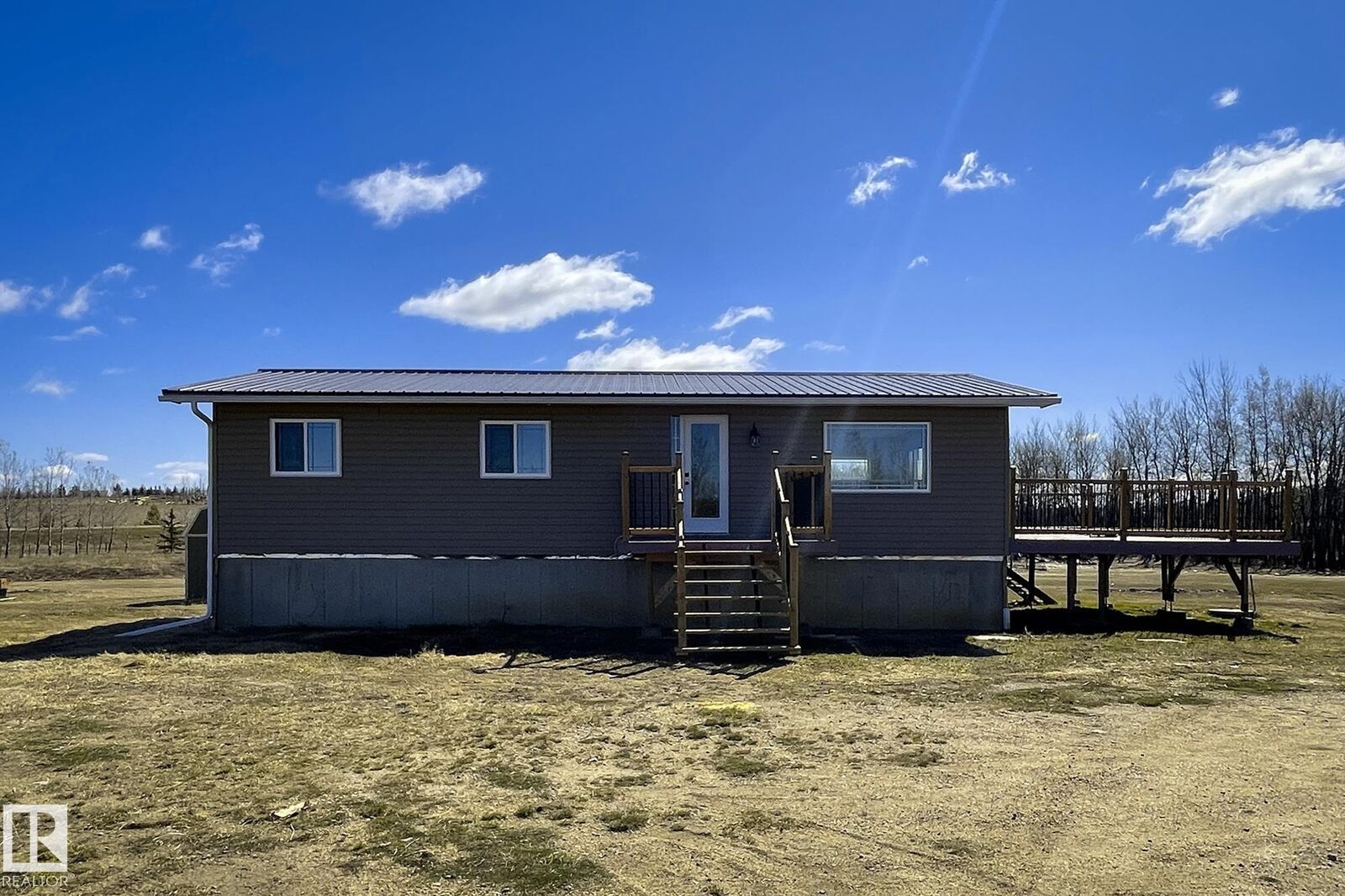 Property Photo:  650003 Rge Road 214  AB T9S 2A6 