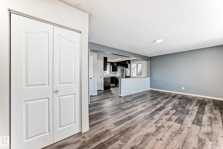 Property Photo:  8615 42A Avenue NW  AB T6K 1E6 