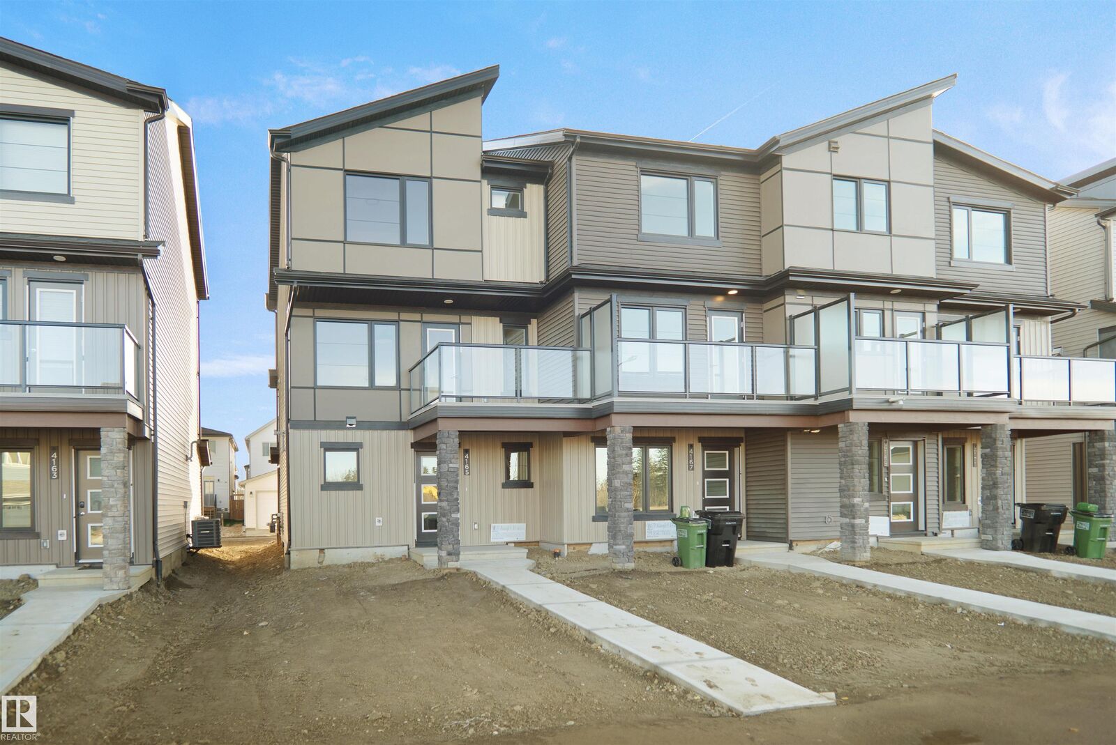 Property Photo: 3 Edgewater Close AB T7X 3C7