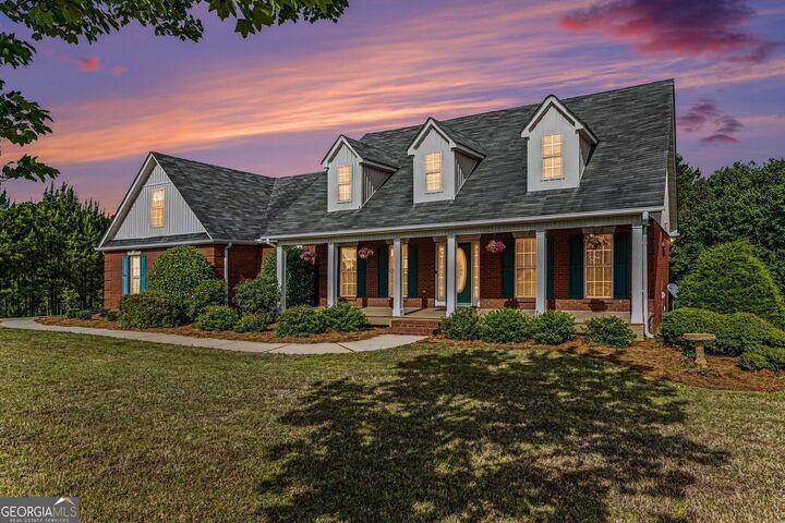 Property Photo: 604 Windermere Court GA 30228