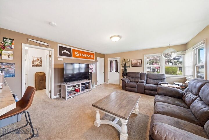 Property Photo:  414 S 12th  MT 59715 