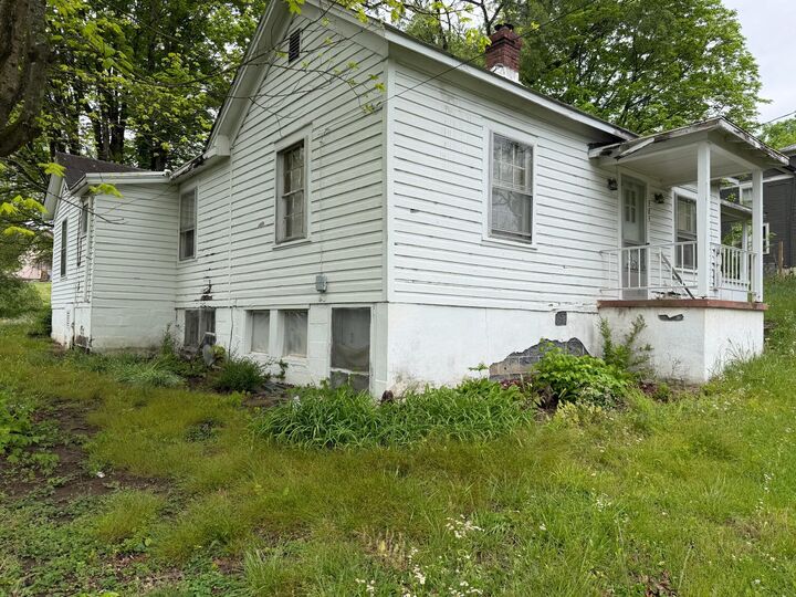 Property Photo:  357 Washington St Street  WV 24910 
