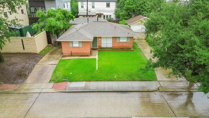 Property Photo:  6130 Kirby Drive  TX 77005 