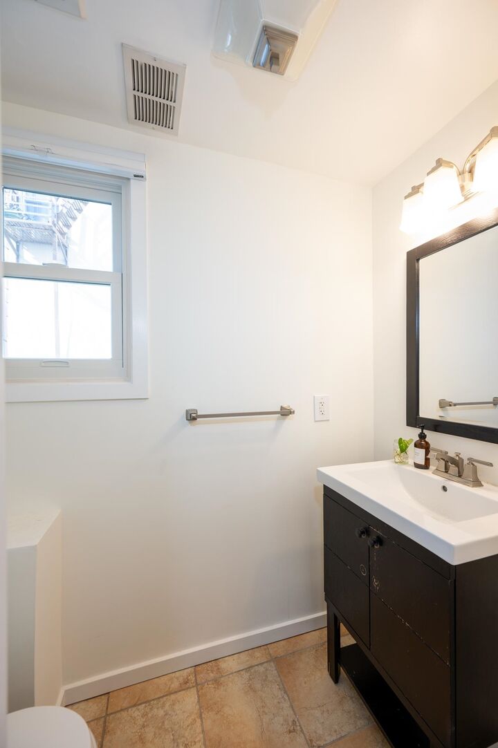 Property Photo:  176 Webster Ave 1  NJ 07307 