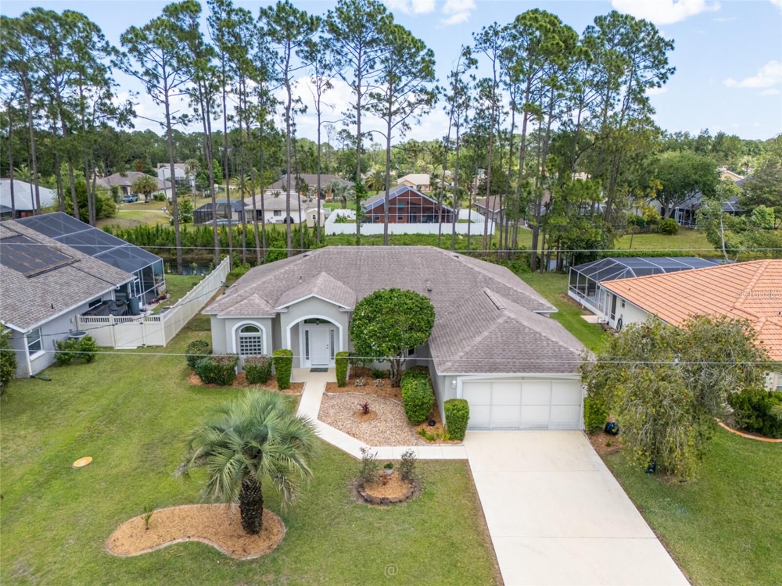 Property Photo: 11 Edgewater Drive FL 32164