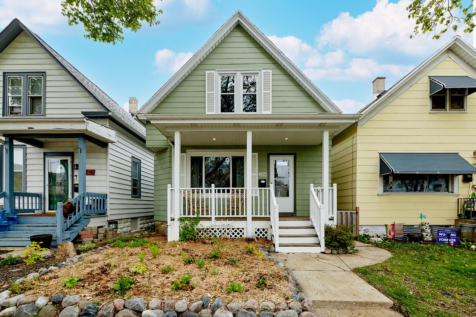 Property Photo:  2214 S Woodward St  WI 53207 