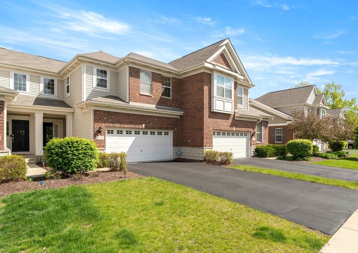 Property Photo:  2715 Blakely Lane  IL 60540 